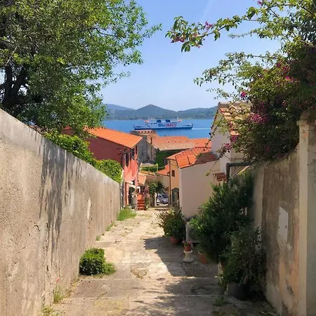Via Della Campana 17 * Portoferraio