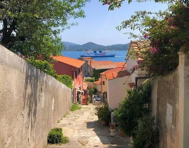 Via Della Campana 17 * Portoferraio